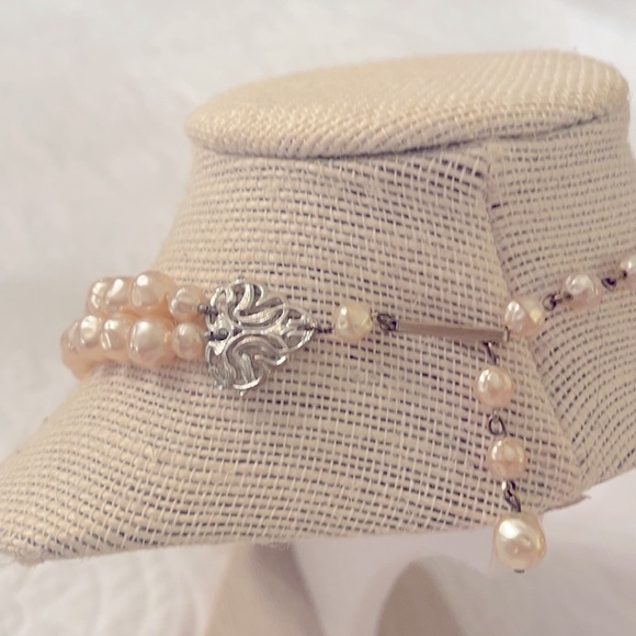 Faux Pearl Vintage Beautiful double strand Necklace - Picture 2 of 4